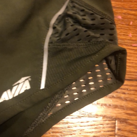 Shorts - Picture 2 of 4